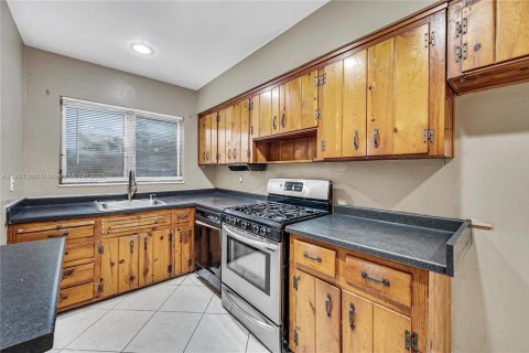 Villa ou maison à vendre à Miami, Floride: 3 chambres, 172.89 m2 № 1975594 - photo 11