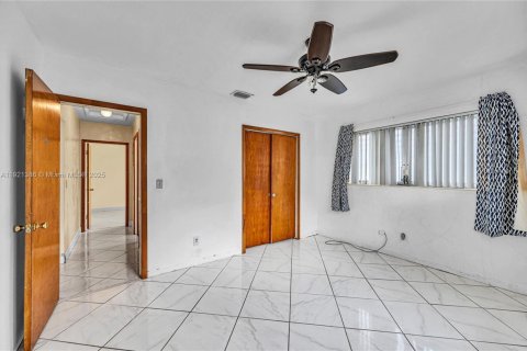 Villa ou maison à vendre à Miami, Floride: 3 chambres, 172.89 m2 № 1975594 - photo 19