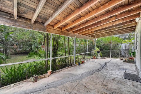 Villa ou maison à vendre à Miami, Floride: 3 chambres, 172.89 m2 № 1975594 - photo 30