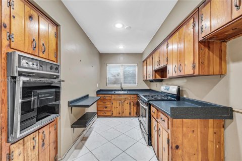 Villa ou maison à vendre à Miami, Floride: 3 chambres, 172.89 m2 № 1975594 - photo 9