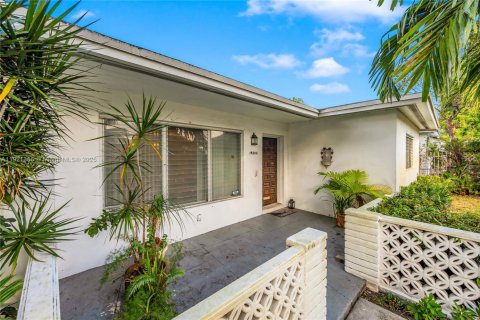 Villa ou maison à vendre à Miami, Floride: 3 chambres, 172.89 m2 № 1975594 - photo 2
