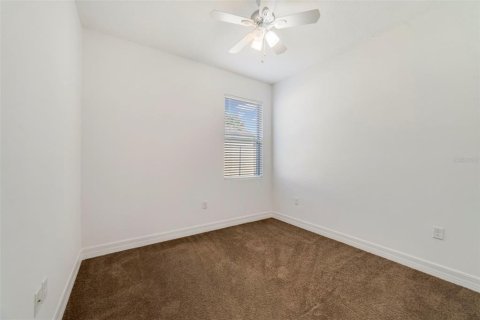 House in Poinciana, Florida 4 bedrooms, 162.58 sq.m. № 2150863 - photo 16