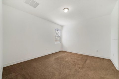 House in Poinciana, Florida 4 bedrooms, 162.58 sq.m. № 2150863 - photo 22