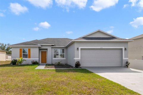 House in Poinciana, Florida 4 bedrooms, 162.58 sq.m. № 2150863