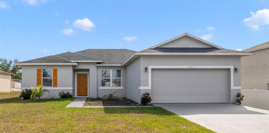House in Poinciana, Florida 4 bedrooms, 162.58 sq.m. № 2150863