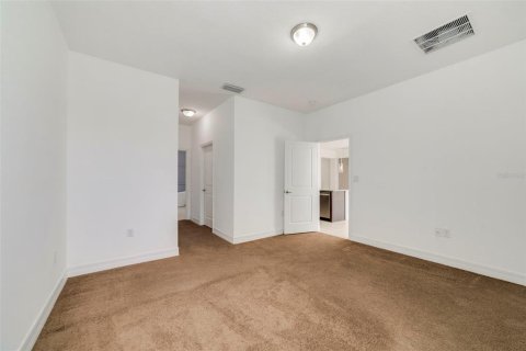 House in Poinciana, Florida 4 bedrooms, 162.58 sq.m. № 2150863 - photo 23