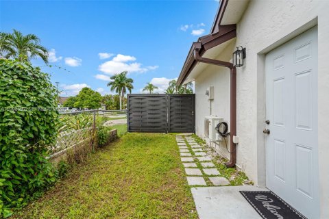 Villa ou maison à vendre à Miami, Floride: 3 chambres, 167.13 m2 № 2398008 - photo 26