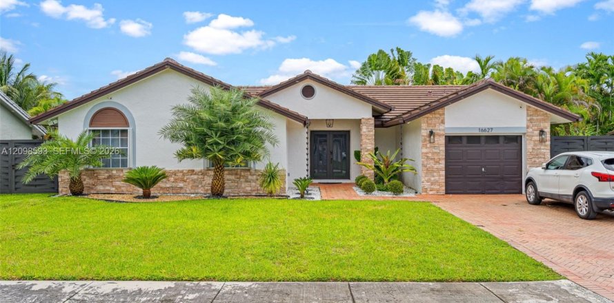 Villa ou maison à Miami, Floride 3 chambres, 167.13 m2 № 2398008