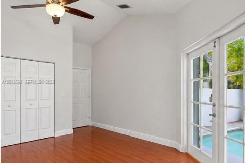 Villa ou maison à vendre à Miami, Floride: 3 chambres, 167.13 m2 № 2398008 - photo 11