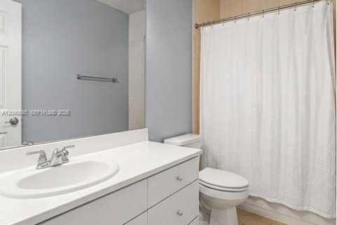 Villa ou maison à vendre à Miami, Floride: 3 chambres, 167.13 m2 № 2398008 - photo 15
