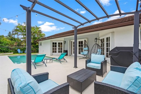 Villa ou maison à vendre à Miami, Floride: 3 chambres, 167.13 m2 № 2398008 - photo 22
