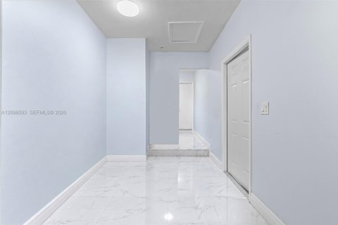 Villa ou maison à vendre à Miami, Floride: 3 chambres, 167.13 m2 № 2398008 - photo 18