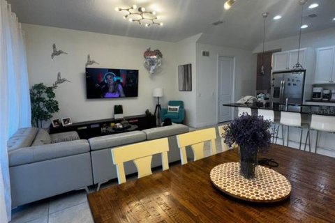 Adosado en venta en Davenport, Florida, 4 dormitorios, 194.54 m2 № 1800270 - foto 6
