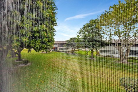 Condo in West Palm Beach, Florida, 2 bedrooms  № 1135041 - photo 1