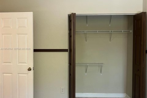 Снять в аренду кондоминиум в Катлер-Бей, Флорида 3 спальни, 123.1м2, № 2009356 - фото 13