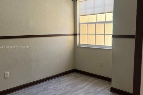 Снять в аренду кондоминиум в Катлер-Бей, Флорида 3 спальни, 123.1м2, № 2009356 - фото 12