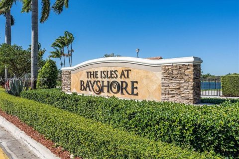 Кондоминиум с 3 спальнями в Катлер-Бей, Флорида № 2009356