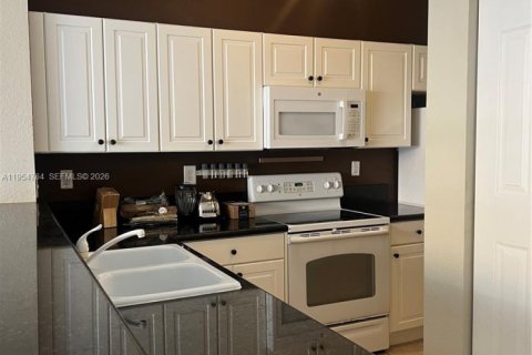 Снять в аренду кондоминиум в Катлер-Бей, Флорида 3 спальни, 123.1м2, № 2009356 - фото 9