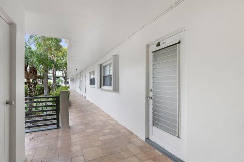 Condo in Delray Beach, Florida, 2 bedrooms № 2181049 - photo 13