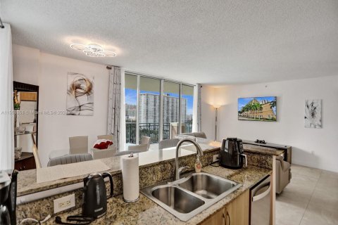 Copropriété à louer à Sunny Isles Beach, Floride: 3 chambres, 134.43 m2 № 1694199 - photo 9