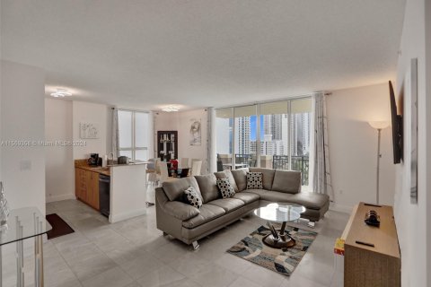 Copropriété à louer à Sunny Isles Beach, Floride: 3 chambres, 134.43 m2 № 1694199 - photo 1