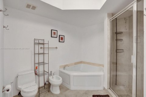 Copropriété à louer à Sunny Isles Beach, Floride: 3 chambres, 134.43 m2 № 1694199 - photo 23