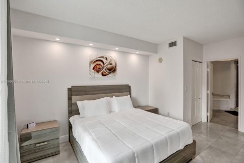 Copropriété à louer à Sunny Isles Beach, Floride: 3 chambres, 134.43 m2 № 1694199 - photo 17