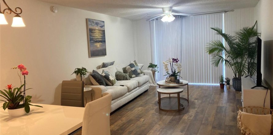 Condo in Davie, Florida, 2 bedrooms  № 2316974