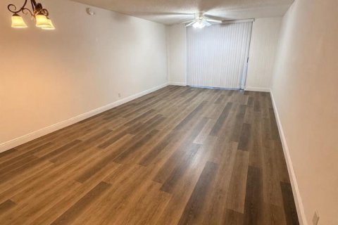 Condo in Davie, Florida, 2 bedrooms  № 2316974 - photo 3