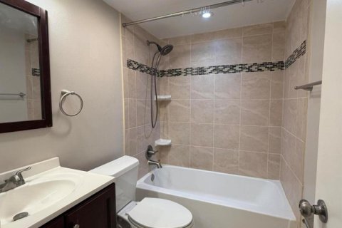Condo in Davie, Florida, 2 bedrooms  № 2316974 - photo 24