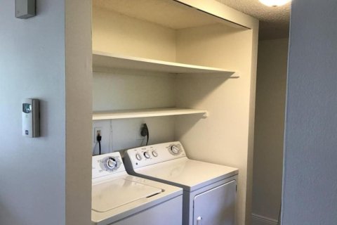 Condo in Davie, Florida, 2 bedrooms  № 2316974 - photo 11