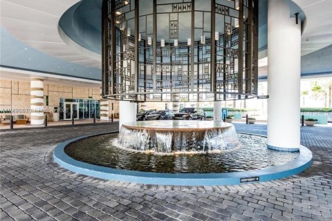 Condo in Miami Beach, Florida, 2 bedrooms  № 2029297 - photo 2