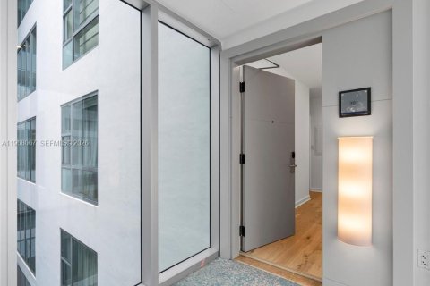 Condo in Miami Beach, Florida, 2 bedrooms  № 2029297 - photo 4