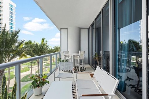 Condo in Miami Beach, Florida, 2 bedrooms  № 2029297 - photo 13
