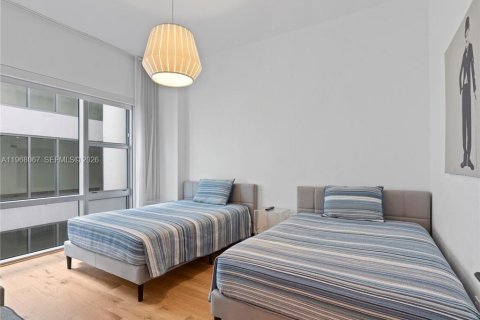 Condo in Miami Beach, Florida, 2 bedrooms  № 2029297 - photo 21