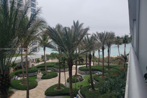 Condo in Miami Beach, Florida, 2 bedrooms  № 2029297 - photo 11