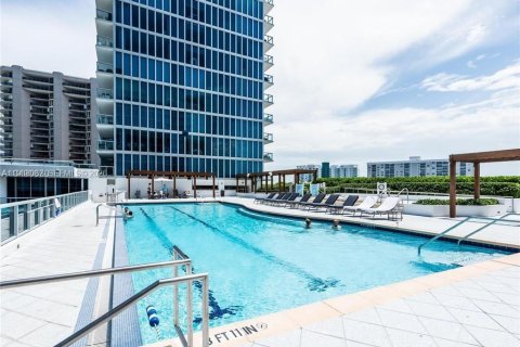 Condo in Miami Beach, Florida, 2 bedrooms  № 2029297 - photo 29