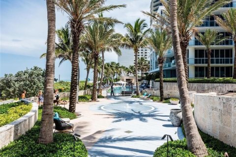 Condo in Miami Beach, Florida, 2 bedrooms  № 2029297 - photo 28