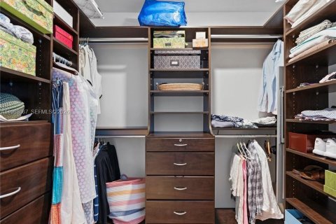 Condo in Miami Beach, Florida, 2 bedrooms  № 2029297 - photo 20