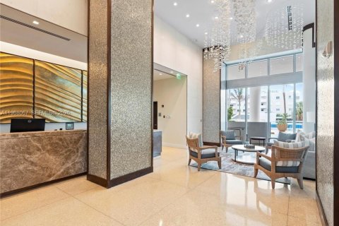 Condo in Miami Beach, Florida, 2 bedrooms  № 2029297 - photo 3