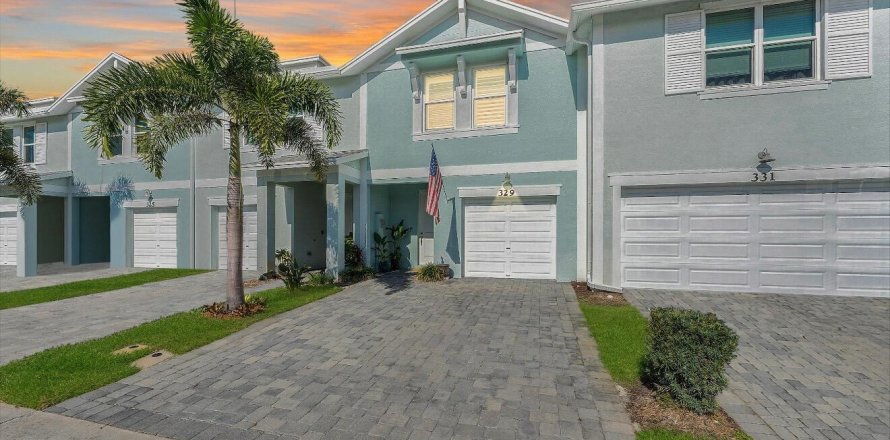 Adosado en Stuart, Florida 3 dormitorios, 137.03 m2 № 2260112