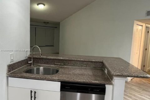 Copropriété à louer à Sunrise, Floride: 2 chambres, 89.65 m2 № 2383176 - photo 3