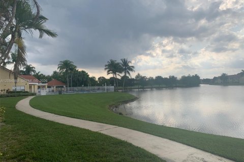 Copropriété à louer à Sunrise, Floride: 2 chambres, 89.65 m2 № 2383176 - photo 5