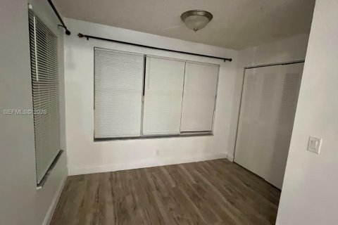 Copropriété à louer à Sunrise, Floride: 2 chambres, 89.65 m2 № 2383176 - photo 9