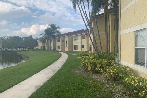 Copropriété à louer à Sunrise, Floride: 2 chambres, 89.65 m2 № 2383176 - photo 6