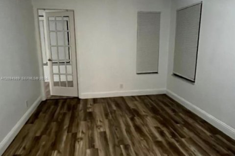 Copropriété à louer à Sunrise, Floride: 2 chambres, 89.65 m2 № 2383176 - photo 11