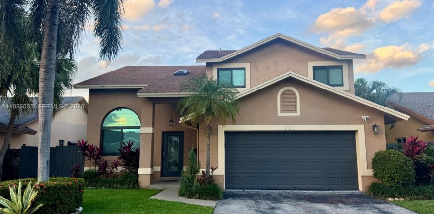 Villa ou maison à Dania Beach, Floride 4 chambres, 192.87 m2 № 1995073