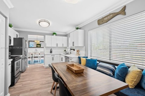 Villa ou maison à vendre à Dania Beach, Floride: 4 chambres, 192.87 m2 № 1995073 - photo 8