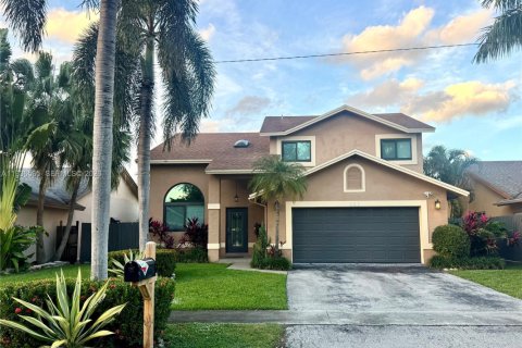 Villa ou maison à vendre à Dania Beach, Floride: 4 chambres, 192.87 m2 № 1995073 - photo 2