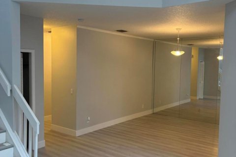 Townhouse in Boca Raton, Florida 2 bedrooms, 141.58 sq.m. № 2275020 - photo 8